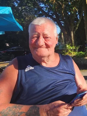 English men looking for love