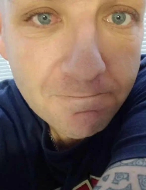 English men looking for love